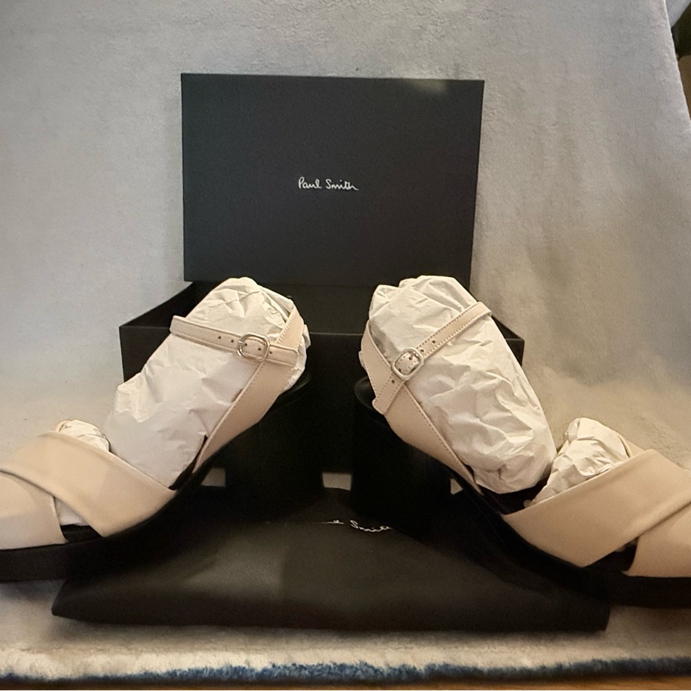 Paul Smith Cream Heels Elegant Design